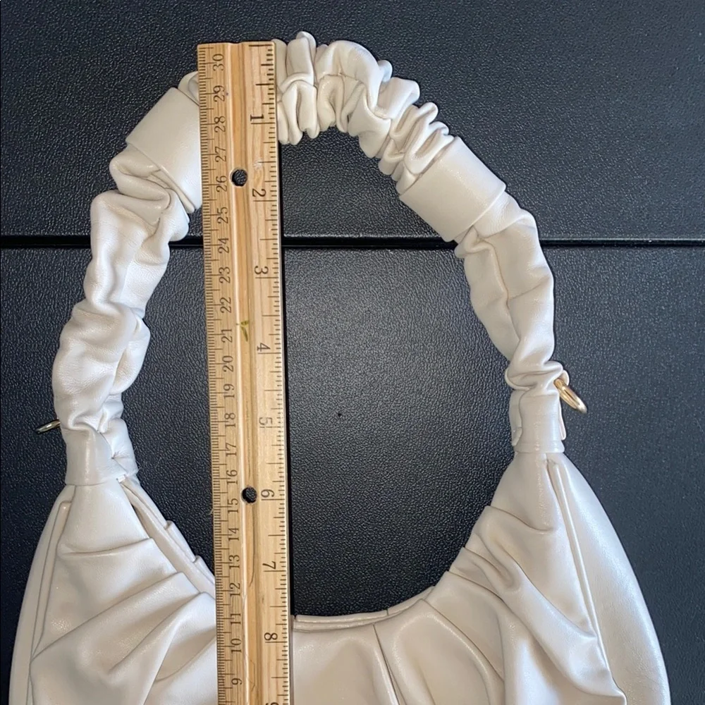 Source Unknown Cream Hobo Bag with Ruched Design - Picture 4 of 5